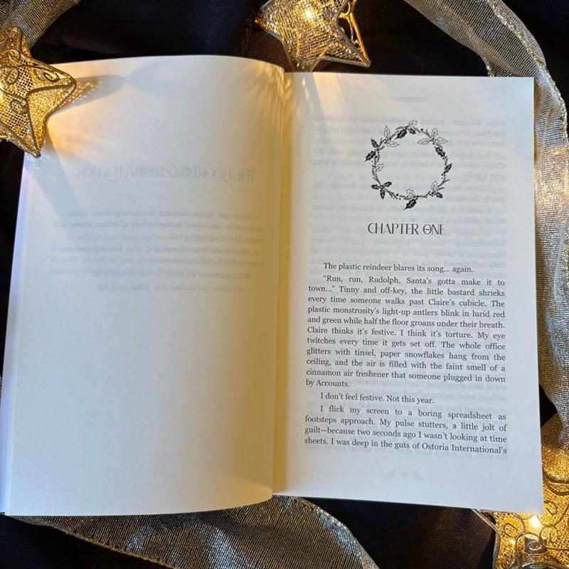 Your Billionaire's Gift - Lacey Buckles - Spicy Christmas Heist Novella