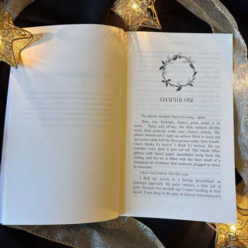 Your Billionaire's Gift - Lacey Buckles - Spicy Christmas Heist Novella